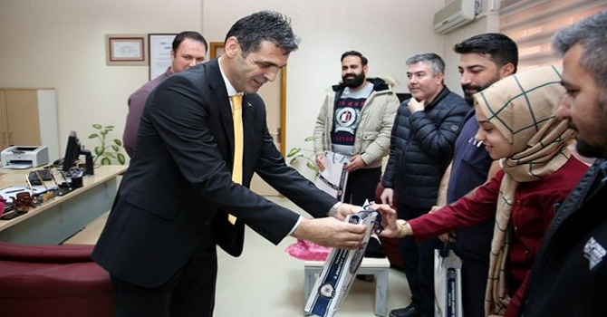 Müdür Aydın’dan hastane personeline teşekkür ziyareti