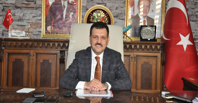 Doğramacı: Gelin Yüksekova'ya sahip çıkalım