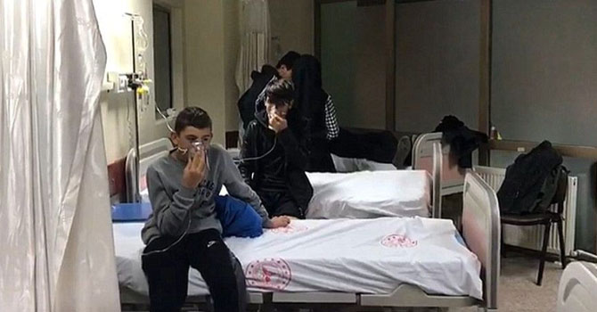 'Toplumsal olaylara müdahale' eğitiminde sıkılan biber gazı, yurttaki 29 öğrenciyi hastanelik etti