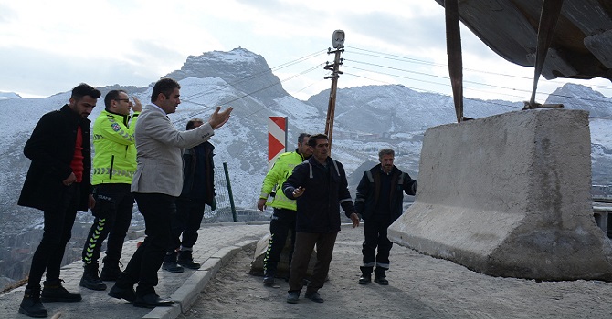 Hakkari'deki Ölüm yoluna beton bariyerli çözüm!