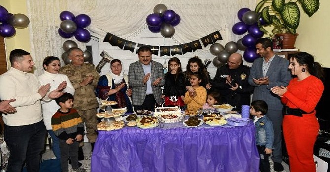 Vali Akbıyık, şehit torununun doğum gününe katıldı