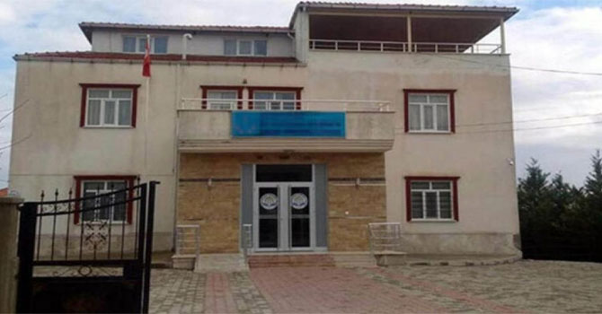 Tarikat yurdunda 12 yaşındaki çocuğa tecavüz iddiası: Öğrencinin intihar mektubunu pencereden atmasıyla ortaya çıktı