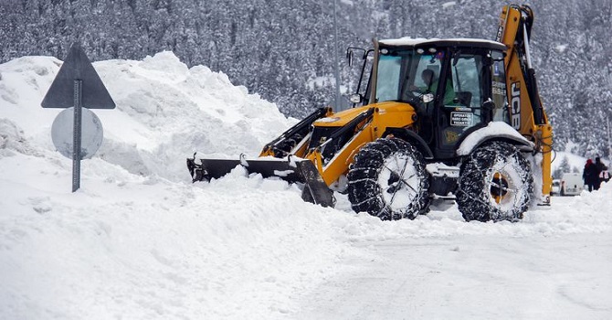 Hakkari’de 11 yerleşim yolu ulaşıma kapandı