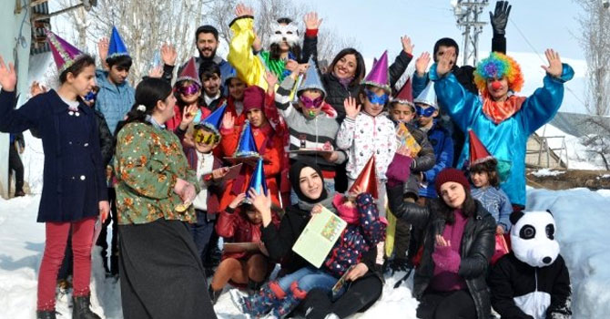 ABD'den, Yüksekova'ya uzanan sıcak el