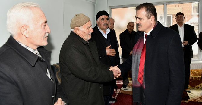 Vali İdris Akbıyık Bozan ailesinin taziyesine katıldı