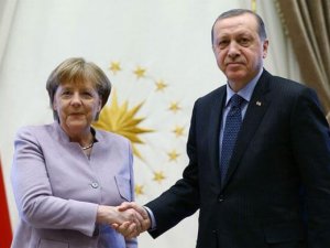 Erdoğan, Merkel ile telefonda görüştü