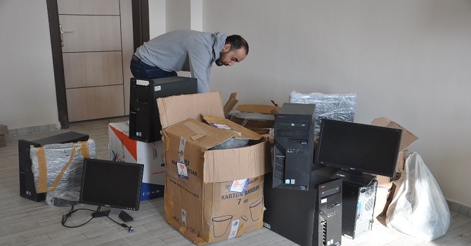 Yargıtay'dan Yüksekova'daki okula bilgisayar desteği