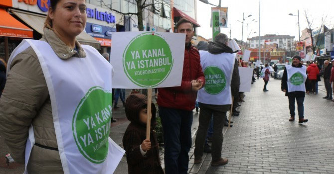 Kanal İstanbul’a karşı insan zinciri