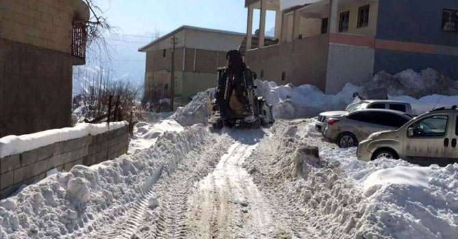 Hakkari Belediyesi kar mesaisinde