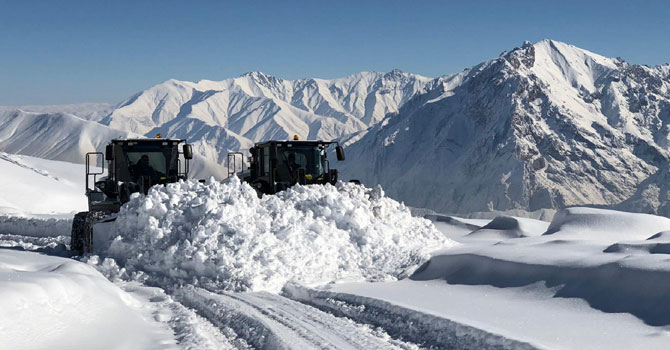 Hakkari'de kapalı köy ve mezra yolları açılıyor!