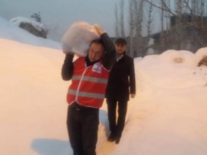 Hakkari’de dar gelirli ailelere yardım eli uzatıldı
