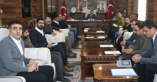 Yüksekova'da deprem toplantısı