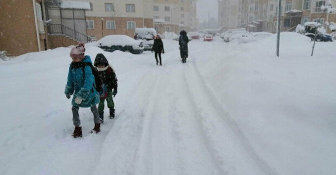 Ağrı’da kar nedeniyle okullar yarın tatil