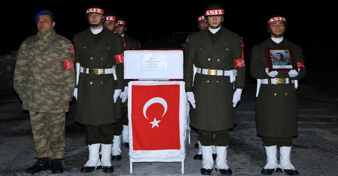 Hakkari'de şehit asker için tören düzenlendi