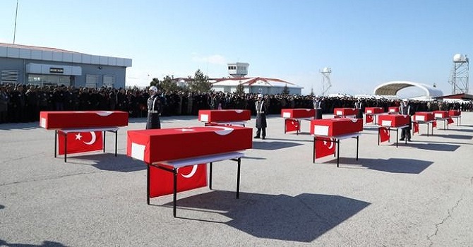 Van'da çığ şehitleri törenle memleketlerine uğurlandı