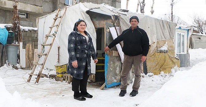 Yüksekova'da Konteynerde yaşam mücadelesi veriyorlar