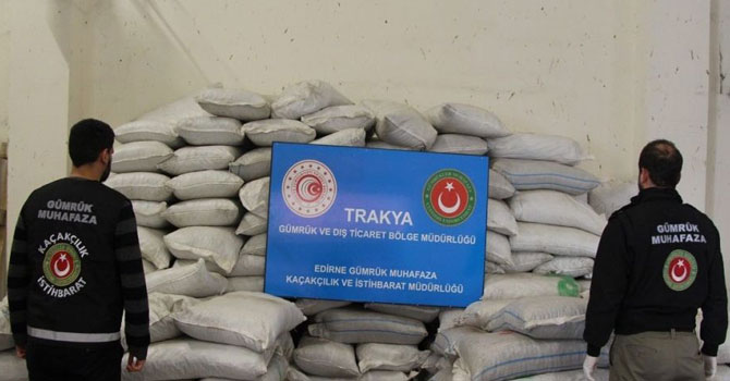 Kapıkule'de 2 ton 70 kilogram esrar ele geçirildi