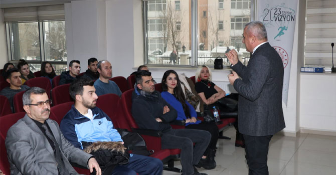 Hakkari'de öğretmen ve öğrencilere seminer!