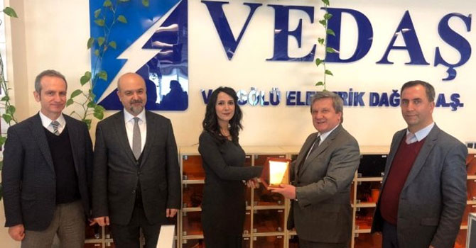 VEDAŞ'tan çağrı merkezi çalışanlarına ödül