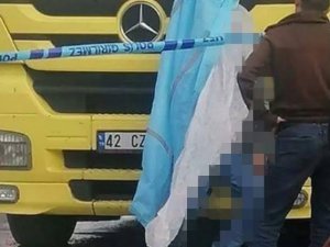 Kendisini kamyona asarak intihar etti!