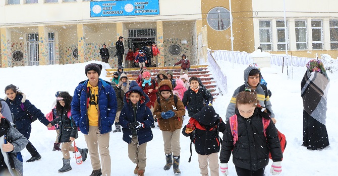Hakkari ve Yüksekova'da okullar tatil edildi