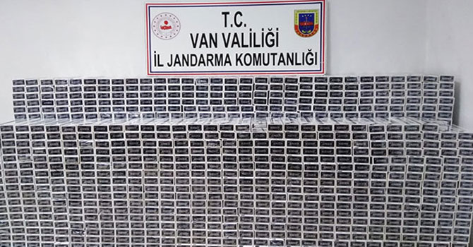 İran sınırında 21 bin paket gümrük kaçağı sigara ele geçirildi