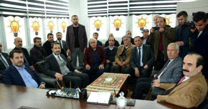 AK Parti Derecik İlçe Başkanlığı yeni yerine taşındı