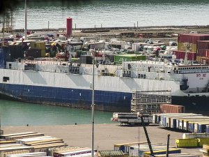 İtalya, Türkiye'den Libya'ya silah taşıdığı iddia edilen kargo gemisinin kaptanını gözaltına aldı