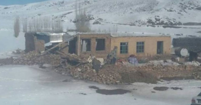 Depremin vurduğu İran’da 44 köy yaşanmaz durumda
