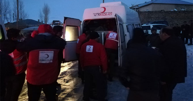 Hakkari Kızılay'ından Başkale'ye yardım eli!
