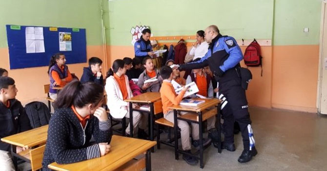 Hakkari'de gençlere polislik mesleği tanıtıldı!