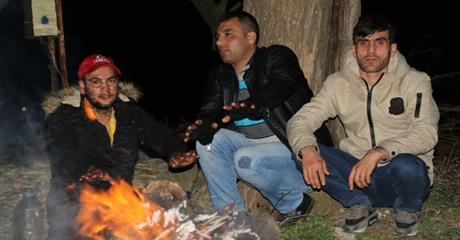 Edirne'de, mültecilerin soğukla imtihanı