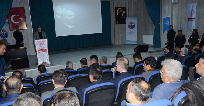 Hakkari’de Aliya İzzet Begoviç anıldı