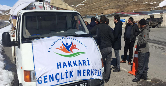 Hakkari Gençlik Merkezinden Başkale'ye yardım eli