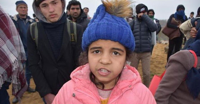 Menice Pazarkule'de babasına kavuştu