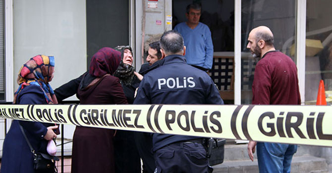 Karısını, kızını ve komşusunu vurdu!