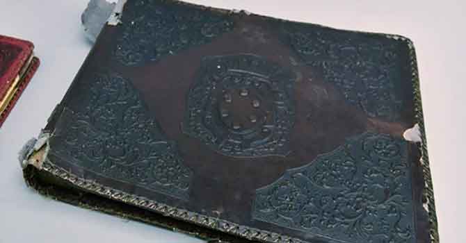 Nazilerin insan derisinden yaptığı fotoğraf albümü bulundu