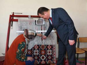 Vali Akbıyık: Hakkari kilimini yaşatacağız