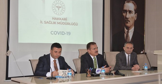 Hakkari'de Koronavirüs tedbirleriyle ilgili toplantı yapıldı