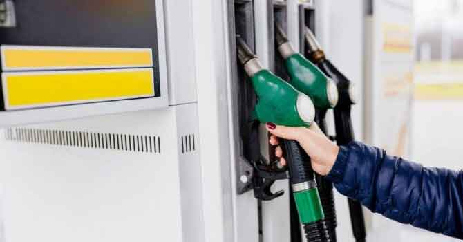 Benzin ve motorine 10 kuruş zam