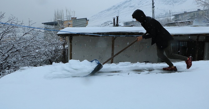 Hakkari’de Mart ayında kar sürprizi