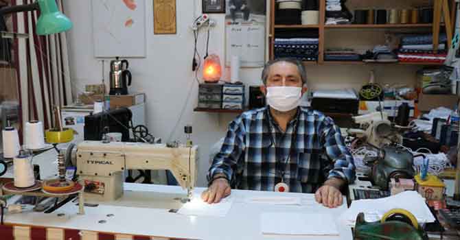 Terziliği bırakıp maske üretmeye başladı