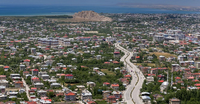 Van'da bir mahalle karantinaya alındı VİDEO