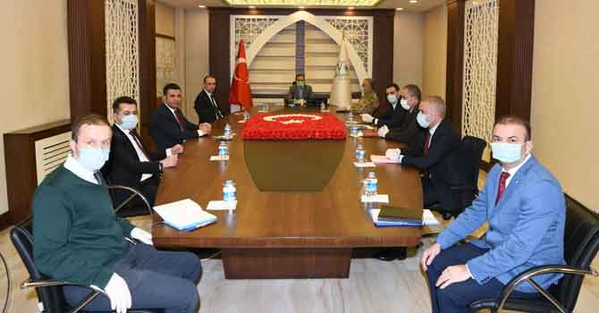 Hakkari İl İdare Kurulu koronavirüs gündemi ile toplandı