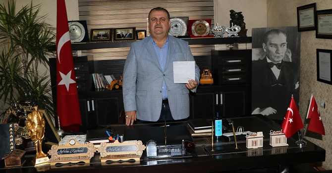 Hakkarili iş adamı Karahanlı'dan “Biz bize Yeteriz” kampanyasına 100 bin lira destek