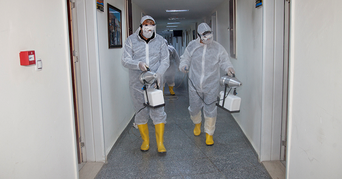 Hakkari Üniversitesi'nde dezenfekte çalışmaları devam ediyor