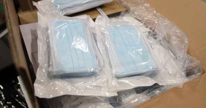 Eczanelerden ücretsiz maske dağıtımı başladı