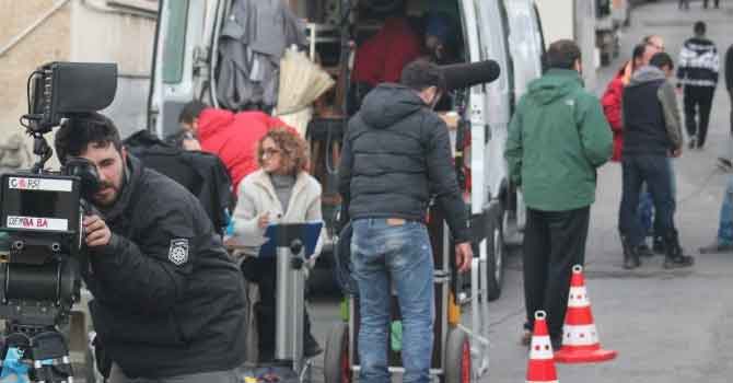 Dizi setleri virüse davetiye çıkarıyor