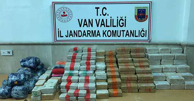 İran sınırında 138 kilo eroin ele geçirildi