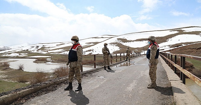 Hakkari sınırındaki yerleşim yeri karantinaya alındı